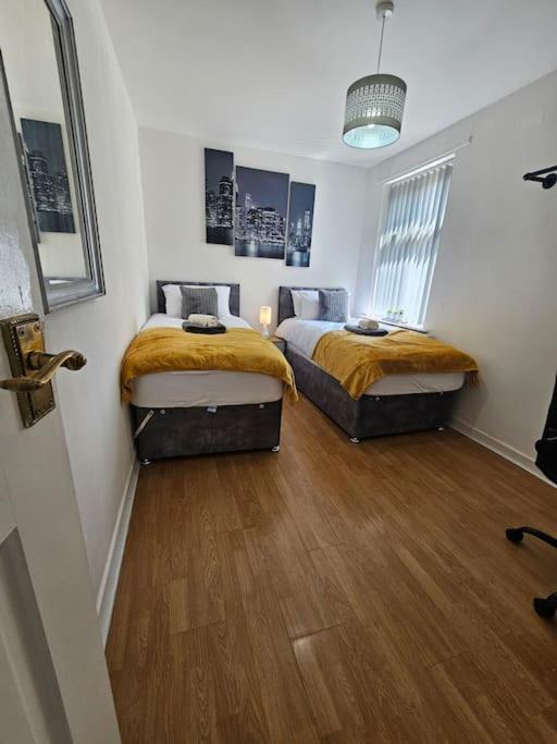 City Centre - Comfy 6 Beds - Up To 30 Percent Off - Contractors Delight Apartment Liverpool Exterior photo