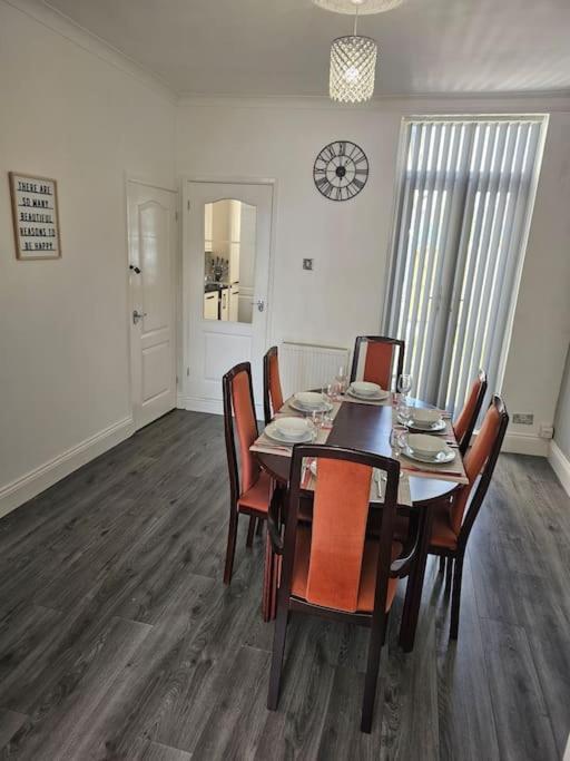 City Centre - Comfy 6 Beds - Up To 30 Percent Off - Contractors Delight Apartment Liverpool Exterior photo